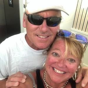 Meet your Posher, Dee